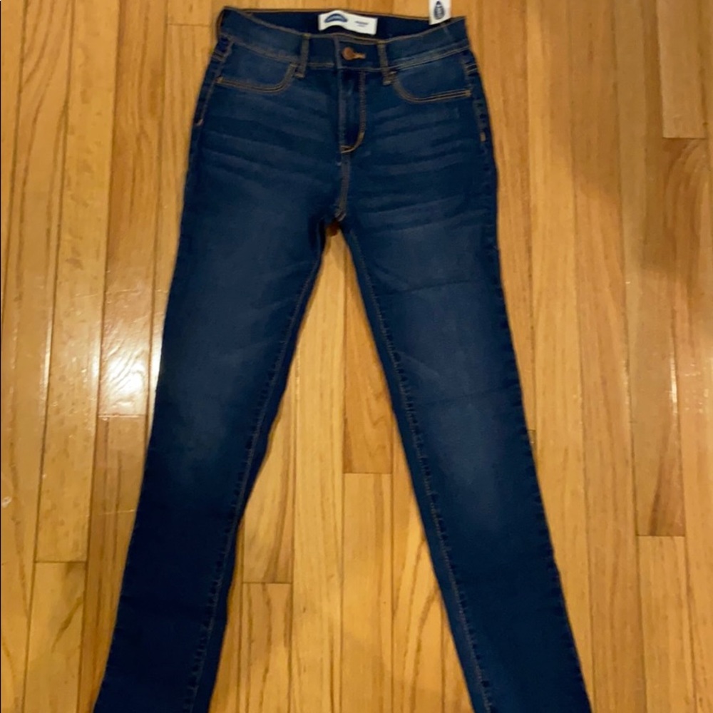 BRAND NEW!! dark wash jeans